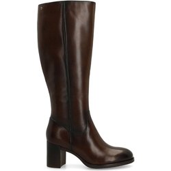 Braune Lederstiefel mit Absatz