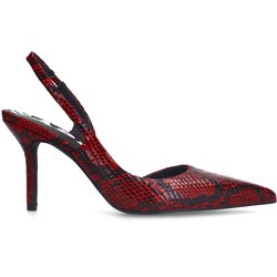 Rote Slingbackpumps mit Schlangenmuster