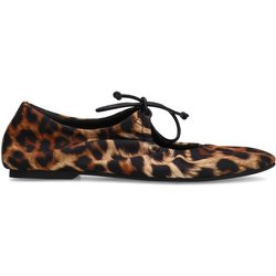 Ballerinas mit Leoprint und Schnürung
