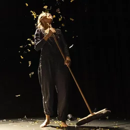 Ding - Julika Mayer & Karoline Hoffmann in Monheim am Rhein