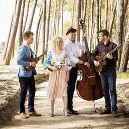 Curly Strings in Mainz