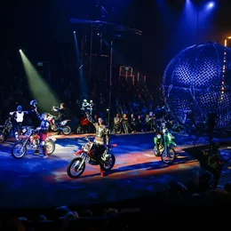 Atemlos - X-Mas Circus in Halle