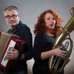 Frau Sonntag und ihr ständiger Begleiter in Uelzen