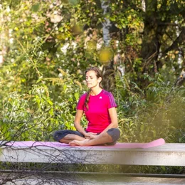 Yoga & Kunst - Eine Yogastunde auf der Kunstwiese Zollvereins in Essen