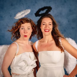 Anna Möbus und Charlotte Welling in Köln