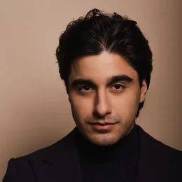 Atrin Madani in Minden