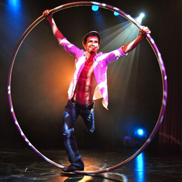 Wundercircus - Winter-Wunder-Varieté in Traunreut