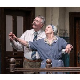 Ohnsorg: Tratsch im Treppenhaus in Vechta