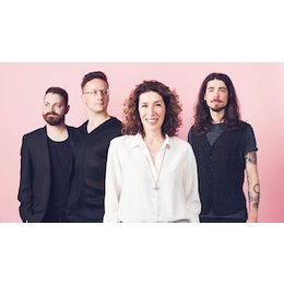 Adele Neuhauser liest - Lesetage 2025 - „MYTHOS. Was uns die Götter heute sagen.“ Musikalisch begleitet von Edi Nulz. in Wolfsburg