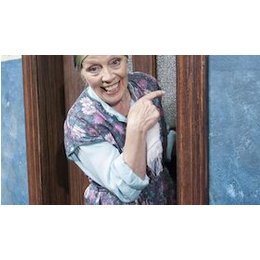 Abonnement Kulturkreis Stadthalle Northeim 2025/2026 - Tratsch im Treppenhaus in Northeim