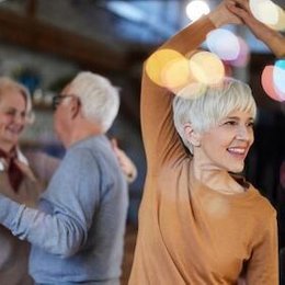 Senioren Tanztee - mit der Tanzschule Konvalin in Altötting