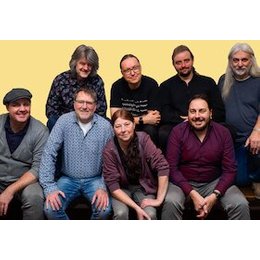 Andre Engelbrecht & Friends - Eine bunte, akustische Mischung aus Folk-, Soul- und Rockklassikern! in Fürth