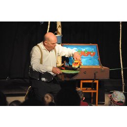 Kindertheater im Casablanca - Die kleine Raupe Nimmersatt in Mannheim