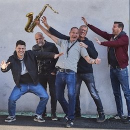 STAGE BOTTLES / REVOLTE TANZBEIN / THE SPARTANICS in Wiesbaden