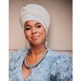 Stories.Wein.Musik - Myra Maud sings Nina Simone - Stories.Wein.Musik - Myra Maud sings Nina Simone in Biebertal