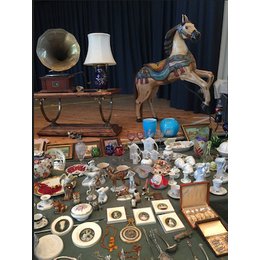 Antikmarkt - umfassendes Angebot an exklusiven Waren in Celle