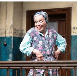 Ohnsorg-Theater 2026 - Tratsch im Treppenhaus in Emlichheim