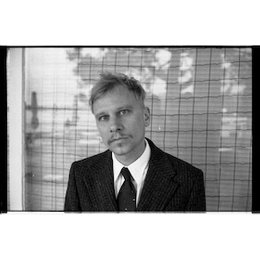 Robert Stadlober // Tucholsky - Wenn wir einmal nicht grausam sind, dann glauben wir gleich, wir seien gut in Neustadt am Rübenberge