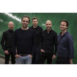 MINOR MAJORITY - „Reasons to Hang Around