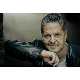 Thalia Baunatal (24600) - Linus Geschke liest aus