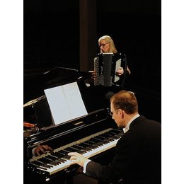 Pfingstkonzert: Petite Messe Solennelle - Kammerkonzert mit Piano & Akkordeon in Vietgest