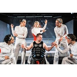 EIN SPORTSTÜCK in Berlin