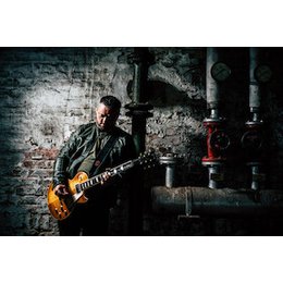 Sean Webster Band (UK) - Ehrlicher Bluesrock mit markanter Stimme und Gitarre in Bielefeld