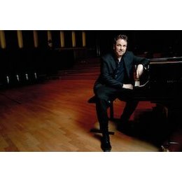 Florian Weber Solo (piano) in Pullach im Isartal