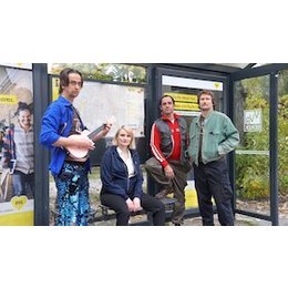 WARTEN AUF´N BUS in Berlin