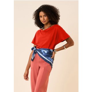 Camiseta Maria Valentina Solta Decote Canoa Manga Curta Padrão Vermelho