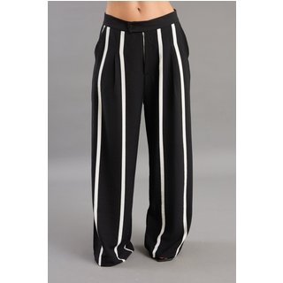 Calça Pantalona Preta Listrada com Short Interno Lemier Collection