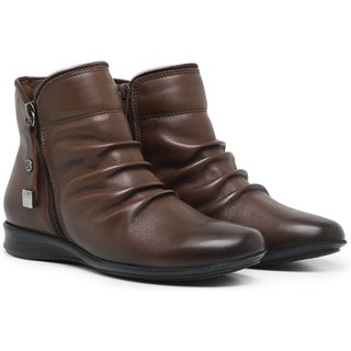 Bota Cano Curto Feminina de Couro Sola Rasteira, Mod. 0703