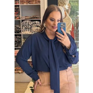 Camisa Plus Size Com Laço Na Gola em Airflow Azul