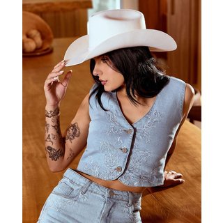 Colete Jeans Feminino com Bordado 24889 Clara Consciência