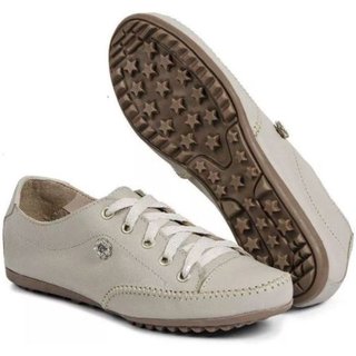 Sapatênis Feminino Confort De Couro Cor Bege com Broche