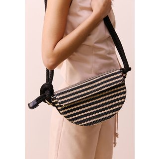 Bolsa Meia Lua Ráfia