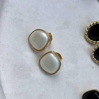 Infantil - Brinco Orgânico Miolo Esmaltado Pérola Semijoia Banhado a Ouro 18K Ania Store
