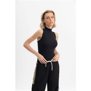 Blusa Feminina Com Gola Alta Essendi Preto Preto