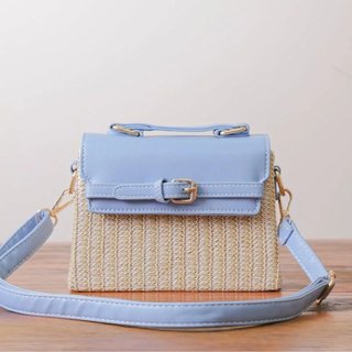 BOLSA DE PRAIA EM PALHA ESTRUTURADA C/ ALÇA - ITACARÉ - Azul - MELLOW BRAZIL