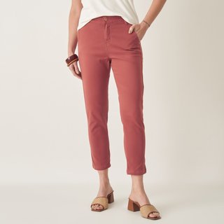 Calça Capri Color com Fendas e Bolso-Faca