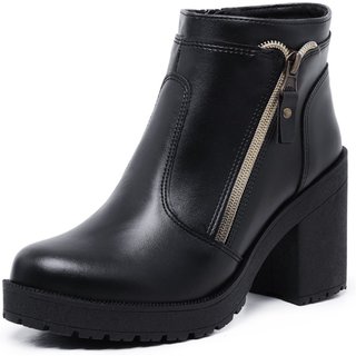 Bota Cano Curto Feminina Salto Tratorado Preta