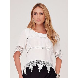 Blusa Mamorena Manga Curta em Viscolinho com Nervuras no Busto e Renda