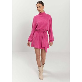 Vestido Curto Com Gola Alta E Cinto Em Malha Canelada Tricô