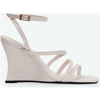 Sandália Cléo Off White Suzana Santos