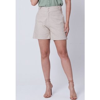 Short Mamorena Meia Coxa em Linho com Elastano com Martingale e Botão Encapado