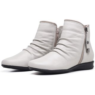 Bota Cano Curto Rasteira de Couro Feminina Gelo