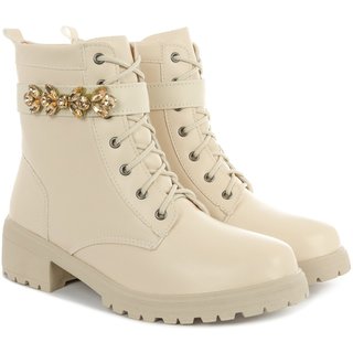 Coturno Feminino Bota Tratorada Salto Baixo Confortável Off White
