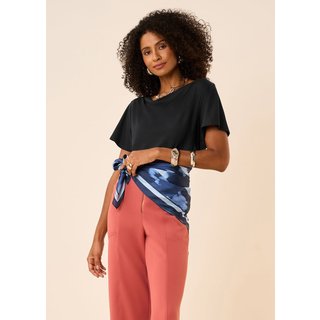 Camiseta Maria Valentina Solta Decote Canoa Manga Curta Padrão Preto