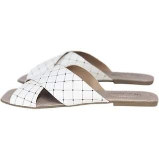 Chinelo Rasteirinha Tiras em Couro Branco Quadriculado Spinelli