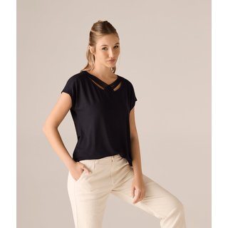 Blusa Makenji Decote V Detalhe Tranca Feminina Preta
